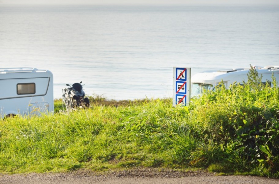 Pourquoi explorer la Bretagne en camping-car est une aventure unique ?