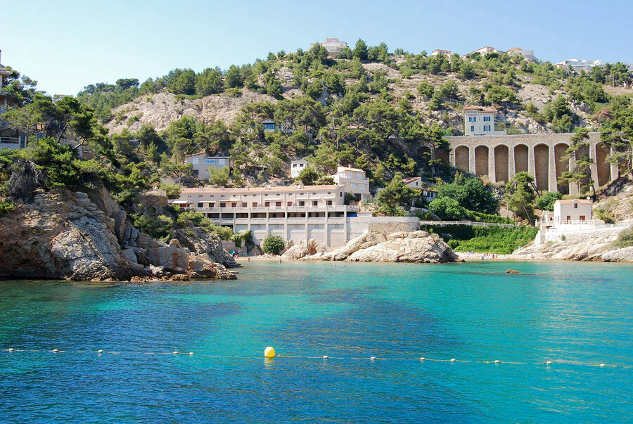 Pourquoi la calanque de Mejean est-elle un incontournable en Méditerranée ?