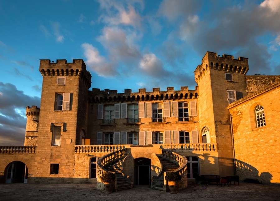 Pourquoi une visite au château de la Barben s'impose ?