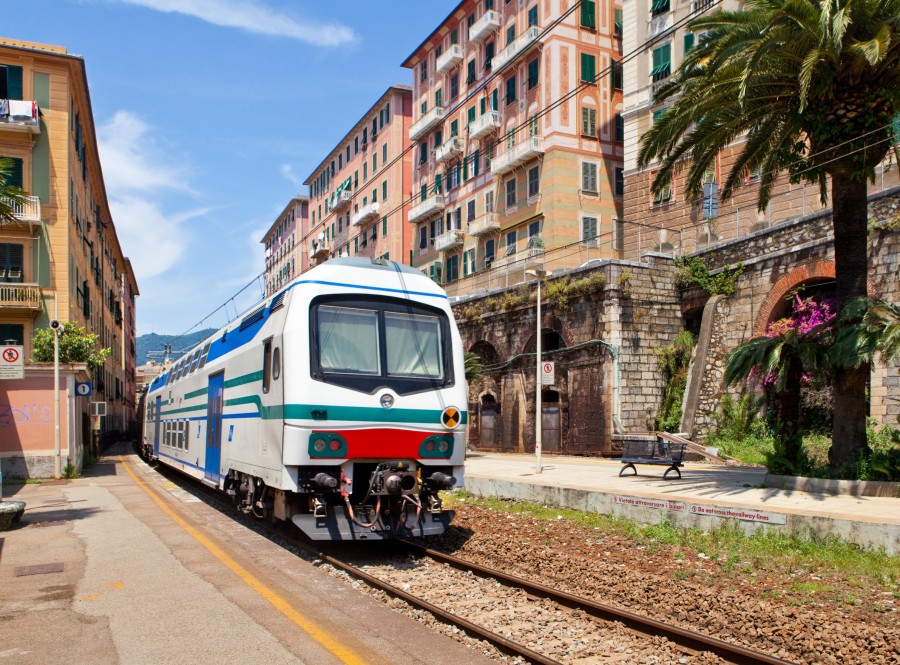 Où prendre le train pour parcourir les Cinque Terre ?